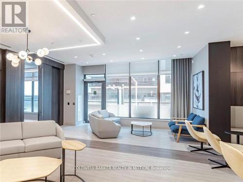 302 - 30 Samuel Wood Way, Toronto (Islington-City Centre West), ON - Indoor Photo Showing Living Room