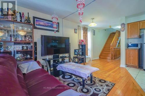 5 Goulden Crescent, Toronto (Clairlea-Birchmount), ON 