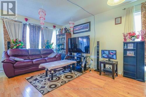 5 Goulden Crescent, Toronto (Clairlea-Birchmount), ON 