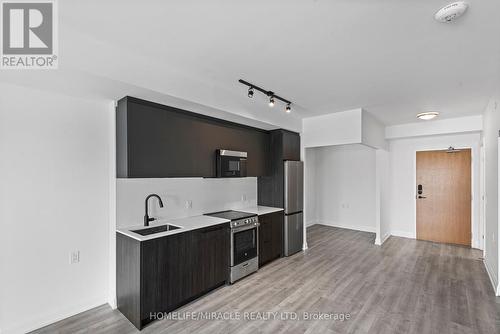 601 - 2369 Danforth Avenue, Toronto (East End-Danforth), ON - Indoor Photo Showing Kitchen