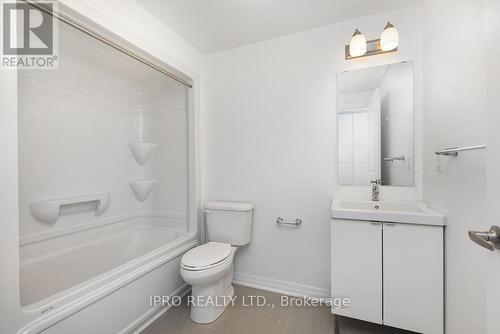 417 - 1900 Simcoe Street N, Oshawa, ON - Indoor Photo Showing Bathroom