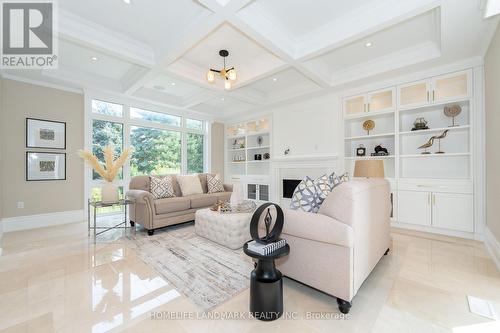 104 Dexter Road, Richmond Hill, ON - Indoor Photo Showing Living Room