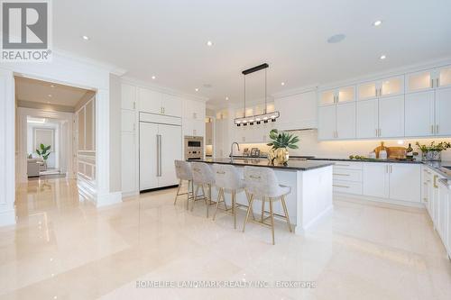 104 Dexter Road, Richmond Hill, ON - Indoor Photo Showing Kitchen With Upgraded Kitchen