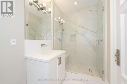 104 Dexter Road, Richmond Hill, ON - Indoor Photo Showing Bathroom