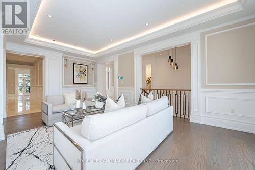 104 Dexter Road, Richmond Hill, ON - Indoor Photo Showing Living Room