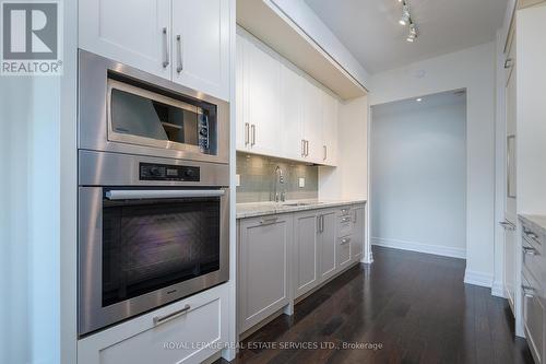 204 - 30 Old Mill Road, Toronto (Kingsway South), ON - Indoor Photo Showing Kitchen