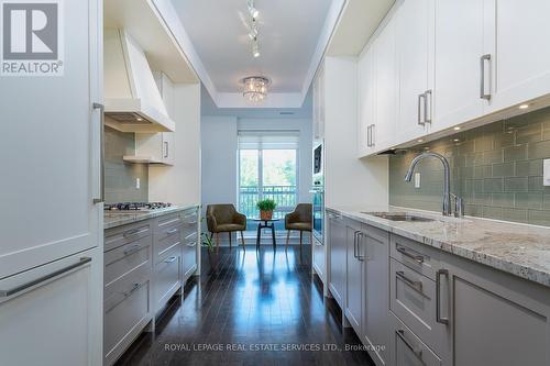 204 - 30 Old Mill Road, Toronto (Kingsway South), ON - Indoor Photo Showing Kitchen With Upgraded Kitchen