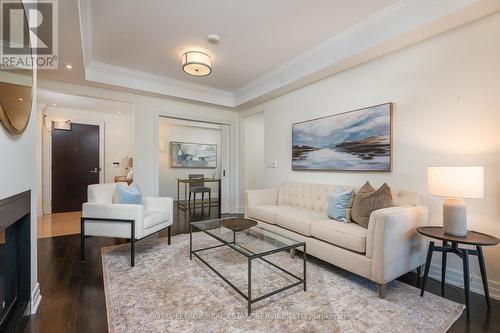 204 - 30 Old Mill Road, Toronto (Kingsway South), ON - Indoor Photo Showing Living Room