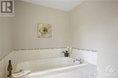 68 Tradewinds Drive, Ottawa, ON - Indoor Photo Showing Bathroom