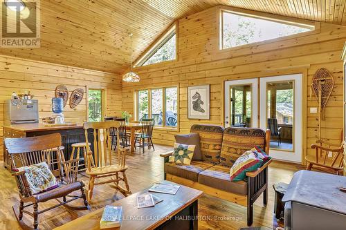 1880 Boldts Lane, Minden Hills, ON - Indoor Photo Showing Living Room