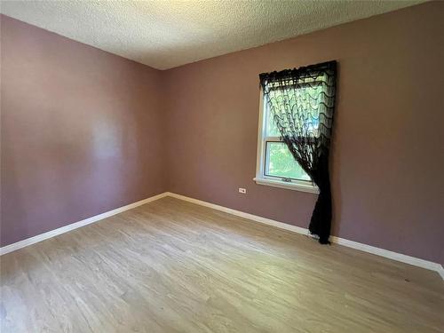 121155 Pth 5 Highway, Mccreary, MB - Indoor Photo Showing Other Room