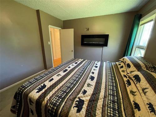 121155 Pth 5 Highway, Mccreary, MB - Indoor Photo Showing Bedroom