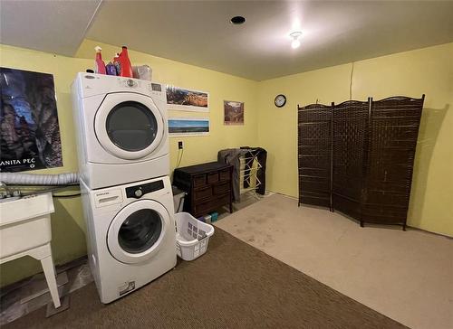 121155 Pth 5 Highway, Mccreary, MB - Indoor Photo Showing Laundry Room