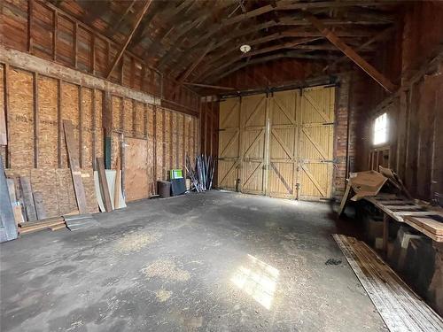 121155 Pth 5 Highway, Mccreary, MB - Indoor Photo Showing Garage