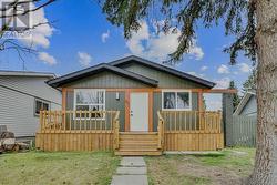 176 Dovely Crescent SE  Calgary, AB T2B 2L1