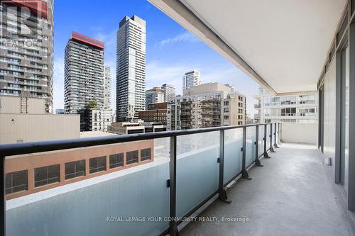 1002 - 2221 Yonge Street, Toronto, ON - Outdoor With Balcony