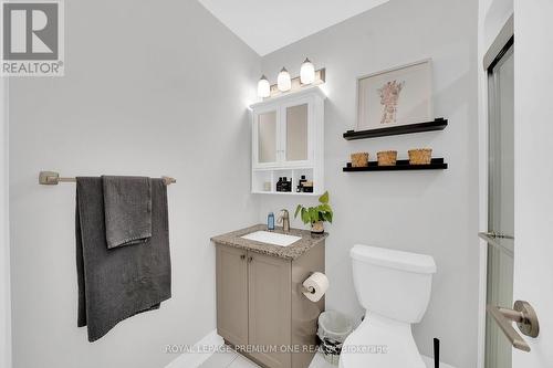 203 - 43 Dale Drive, New Tecumseth (Beeton), ON - Indoor Photo Showing Bathroom