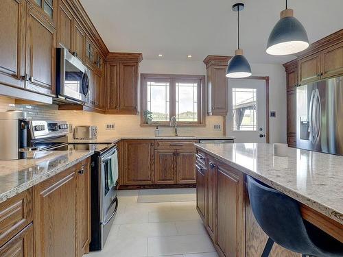 Cuisine - 6245 Route 143, Waterville, QC - Indoor Photo Showing Kitchen With Upgraded Kitchen