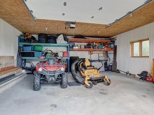 Garage - 6245 Route 143, Waterville, QC - Indoor Photo Showing Garage