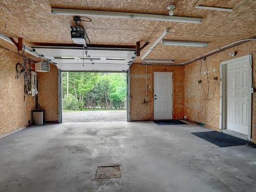 Garage - 6245 Route 143, Waterville, QC - Indoor Photo Showing Garage