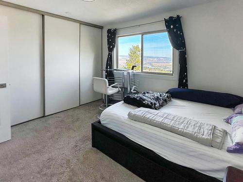 73-1750 Summit Drive, Kamloops, BC - Indoor Photo Showing Bedroom