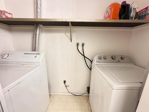 73-1750 Summit Drive, Kamloops, BC - Indoor Photo Showing Laundry Room