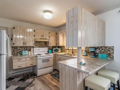 6009 West Trans Canada Highway, Kamloops, BC - Indoor Photo Showing Kitchen With Double Sink