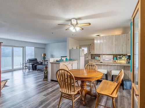 6009 West Trans Canada Highway, Kamloops, BC - Indoor Photo Showing Dining Room