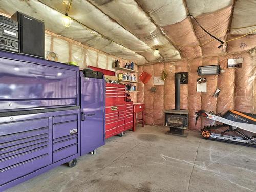 435 Dodding Ave, Merritt, BC - Indoor Photo Showing Garage