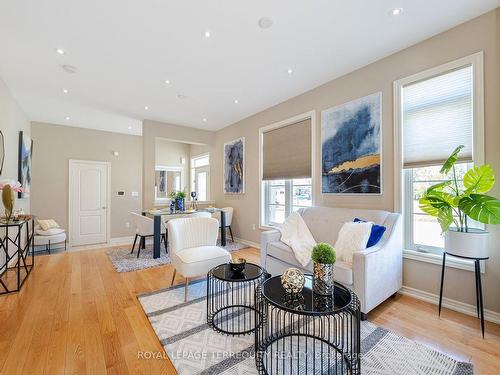 36 Chokecherry Cres, Markham, ON - Indoor Photo Showing Living Room