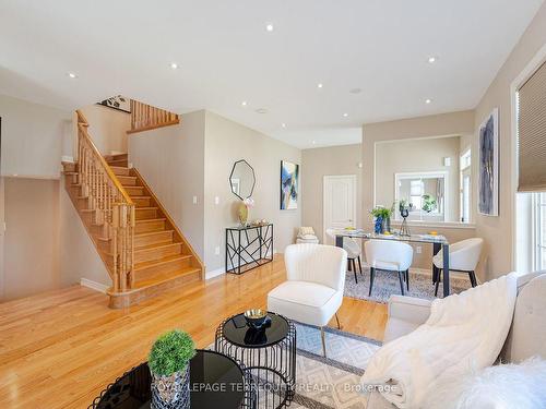 36 Chokecherry Cres, Markham, ON - Indoor Photo Showing Living Room