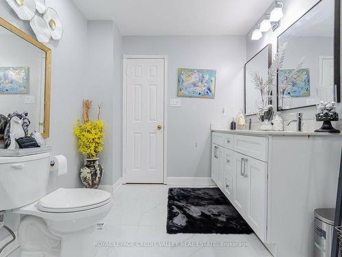 103 Vivians Cres, Brampton, ON - Indoor Photo Showing Bathroom