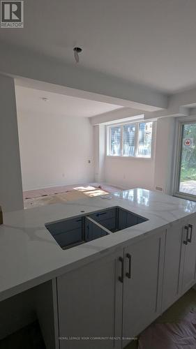 Main - 9 Biscayne Boulevard, Georgina, ON - Indoor Photo Showing Kitchen