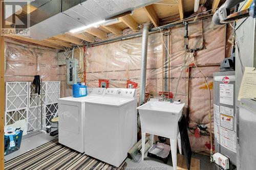 2653 Allyson, Windsor, ON - Indoor Photo Showing Laundry Room