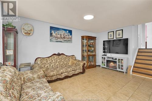 2653 Allyson, Windsor, ON - Indoor Photo Showing Living Room