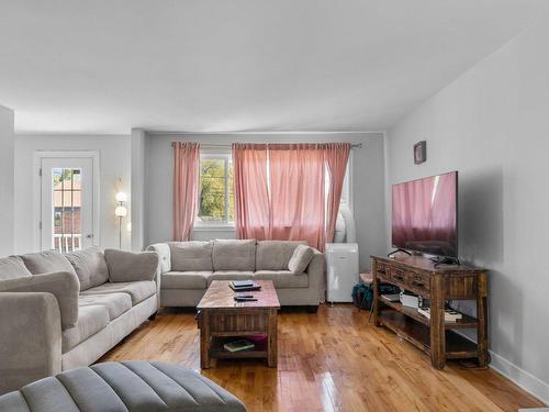 Salon - 16415  - 16417 Rue Delphis-Delorme, Montréal (Rivière-Des-Prairies/Pointe-Aux-Trembles), QC - Indoor Photo Showing Living Room