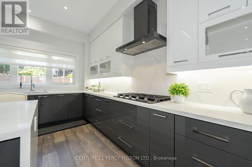 60 Boem Avenue, Toronto (Wexford-Maryvale), ON - Indoor Photo Showing Kitchen With Upgraded Kitchen