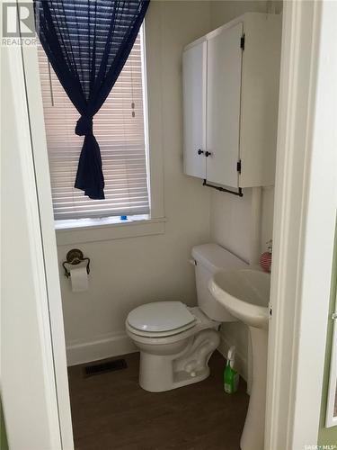 249 15Th Street W, Prince Albert, SK - Indoor Photo Showing Bathroom