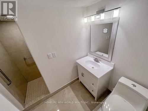 709 - 40 Panorama Court, Toronto (Mount Olive-Silverstone-Jamestown), ON - Indoor Photo Showing Bathroom