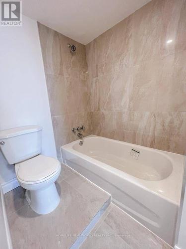 709 - 40 Panorama Court, Toronto (Mount Olive-Silverstone-Jamestown), ON - Indoor Photo Showing Bathroom