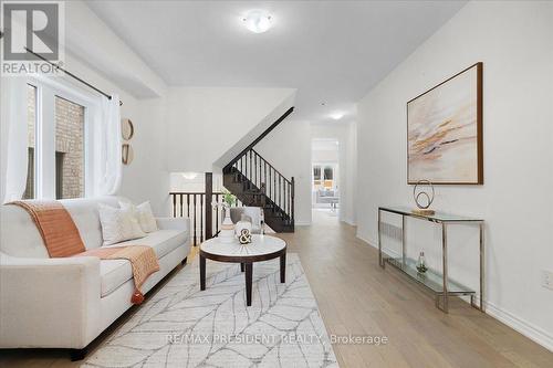 132 Dolobram Trail, Brampton (Northwest Brampton), ON - Indoor Photo Showing Living Room