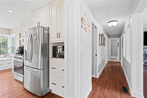 270 Highland Avenue, Fort Erie, ON - Indoor Photo Showing Kitchen