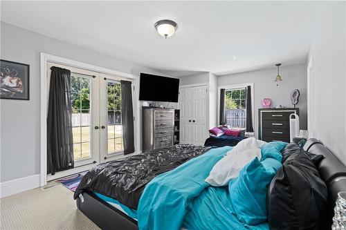 270 Highland Avenue, Fort Erie, ON - Indoor Photo Showing Bedroom