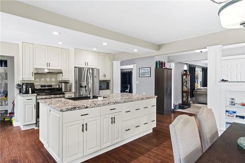 270 Highland Avenue, Fort Erie, ON - Indoor Photo Showing Kitchen With Upgraded Kitchen