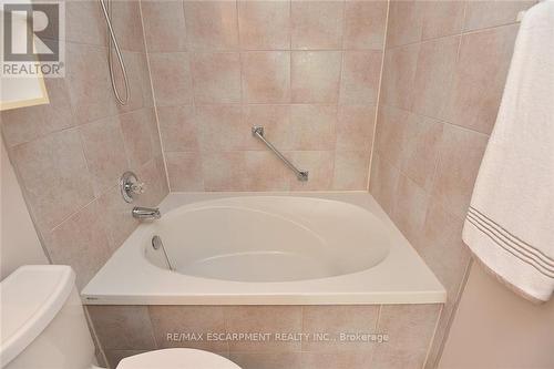 202 - 970 Golf Links Road, Hamilton (Ancaster), ON - Indoor Photo Showing Bathroom