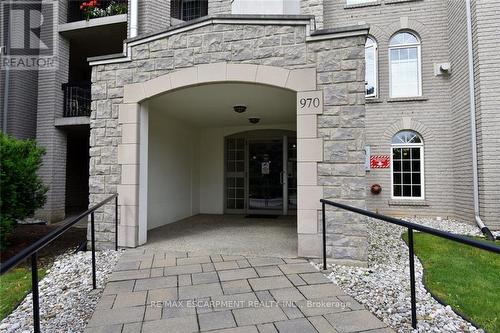 202 - 970 Golf Links Road, Hamilton (Ancaster), ON - Outdoor With Balcony