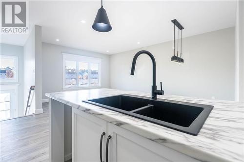 47 Samantha Crescent, Petawawa, ON - Indoor Photo Showing Kitchen With Double Sink