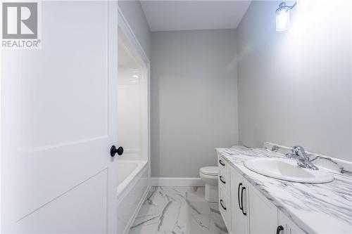 47 Samantha Crescent, Petawawa, ON - Indoor Photo Showing Bathroom