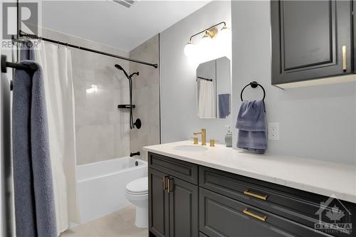 1785 Frobisher Lane Unit#1408, Ottawa, ON - Indoor Photo Showing Bathroom