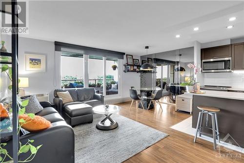 1408 - 1785 Frobisher Lane, Ottawa, ON - Indoor Photo Showing Living Room